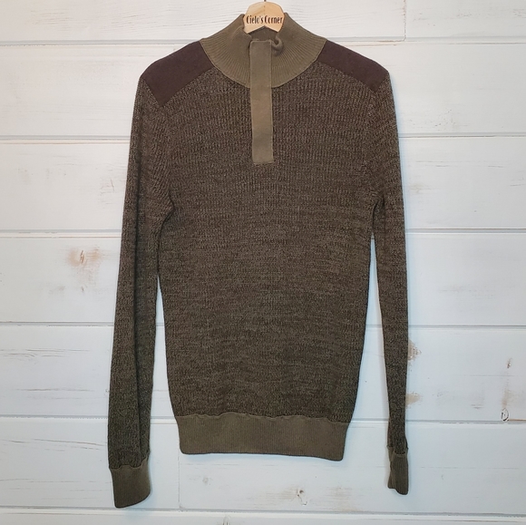 Banana Republic Military Green Shoulder Patch Sweater Size Small - Picture 3 of 11